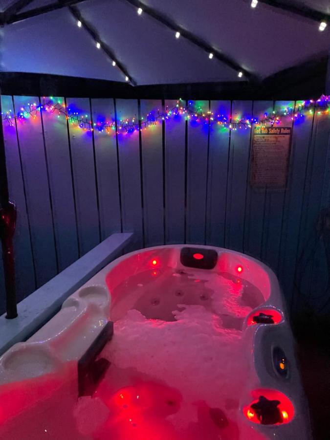 Bankhead Accommodation With Hot Tub Aberdeenshire Gamrie Exteriör bild