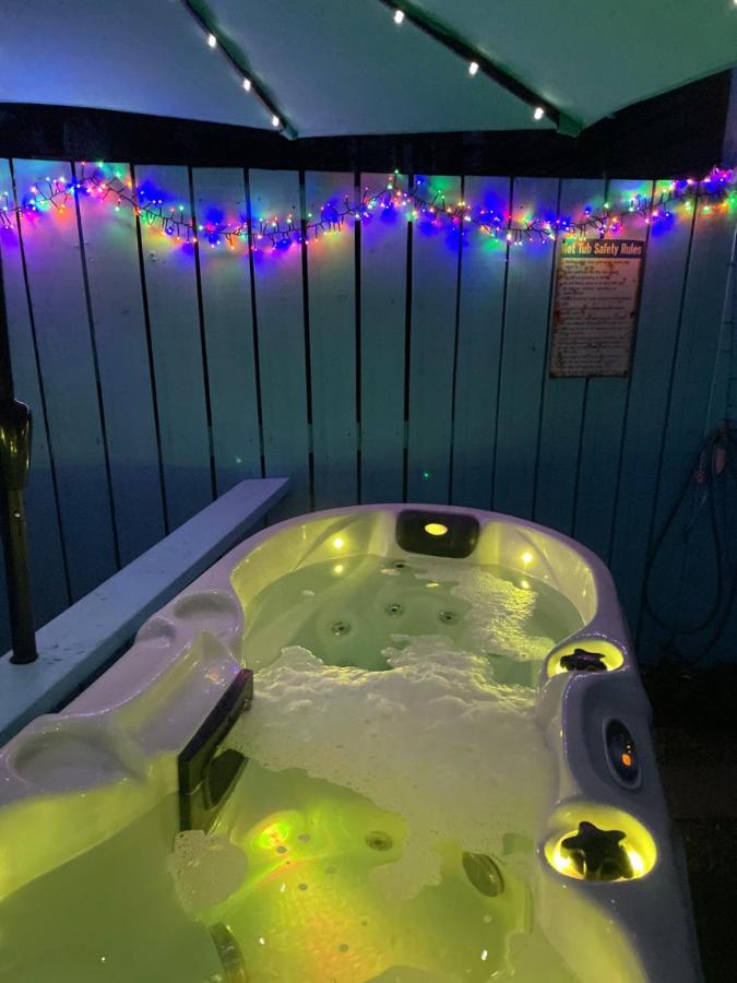 Bankhead Accommodation With Hot Tub Aberdeenshire Gamrie Exteriör bild