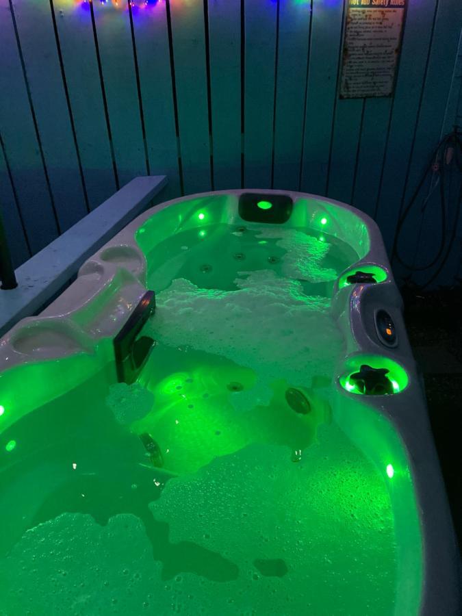 Bankhead Accommodation With Hot Tub Aberdeenshire Gamrie Exteriör bild