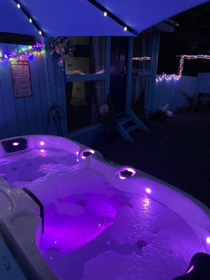 Bankhead Accommodation With Hot Tub Aberdeenshire Gamrie Exteriör bild